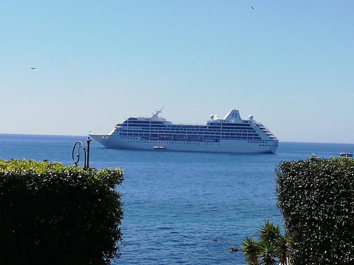 Casa Lungomare Villa Giardini Naxos Bagian luar foto